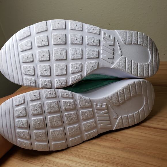 Nike Girls Size 7Y Tanjun Mint Blue Marble Running Shoe Swirl Pattern Athletic - Picture 5 of 6